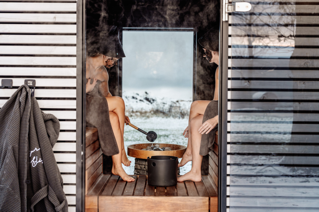 Using a face mask during the sauna – a natural part of the sauna ritual 5 HUU01860